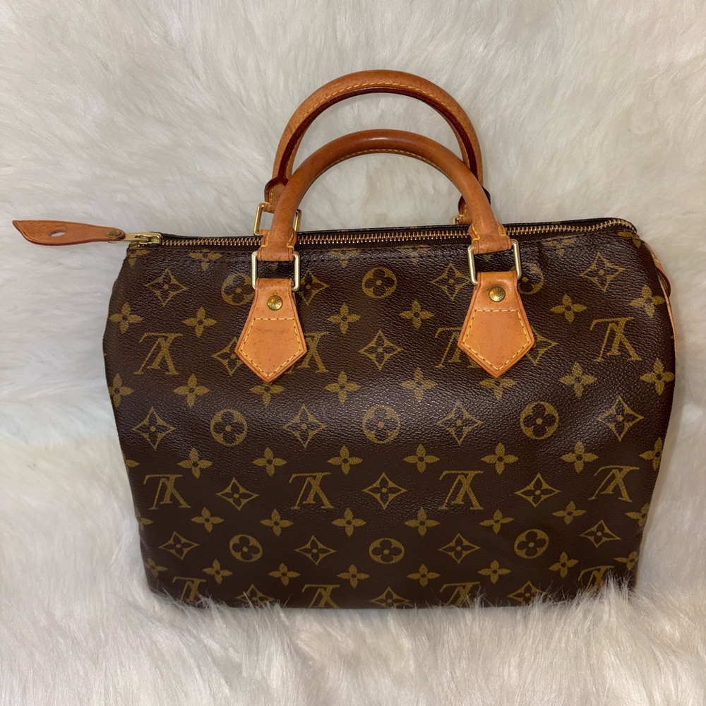 Authentic Louis Vuitton Speedy 30 w/Authenticity - Excellent Condition